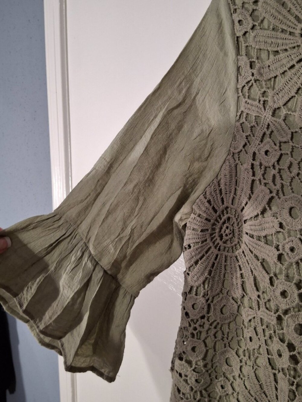 Boutique Sage Green Crochet Lace Tunic Top Size L Boho Bell Sleeve Sheer Overlay - Picture 6 of 6